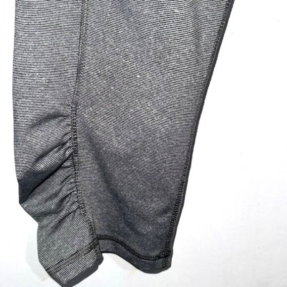Danskin Now Womens Gray Ruched Capri Leggings Size M - Picture 5 of 11